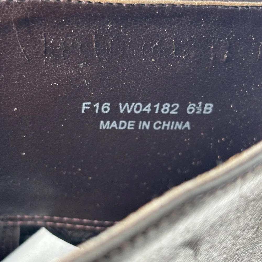 Cole Haan side tilley material